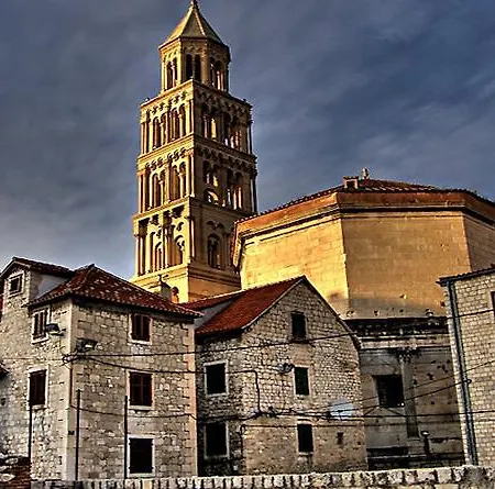 Marina Τρογκίρ